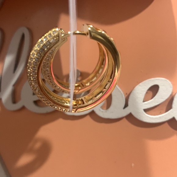 Earring - Picture 2 of 3